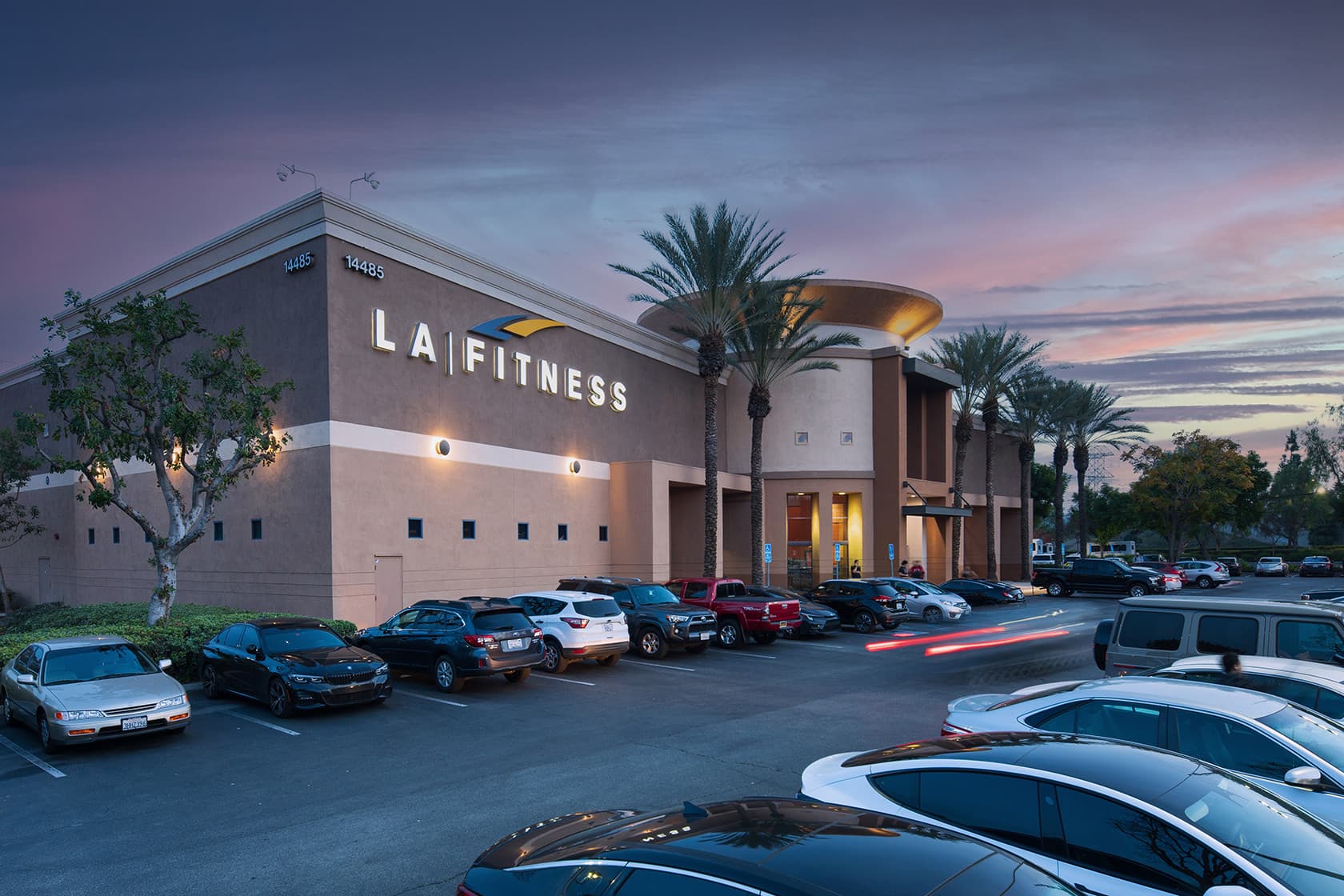 la-fitness-membership-cost-plans-perks-fees-how-to-save