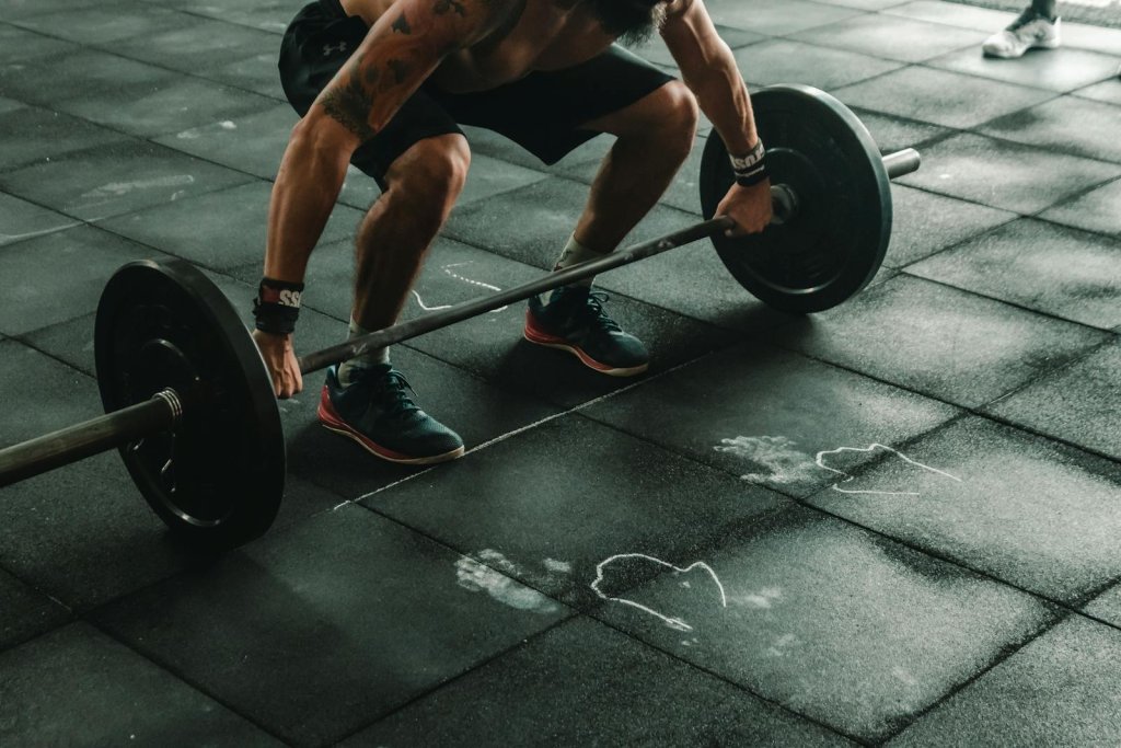 Snatch Grip Deadlift: 5 Key Benefits You Must Know