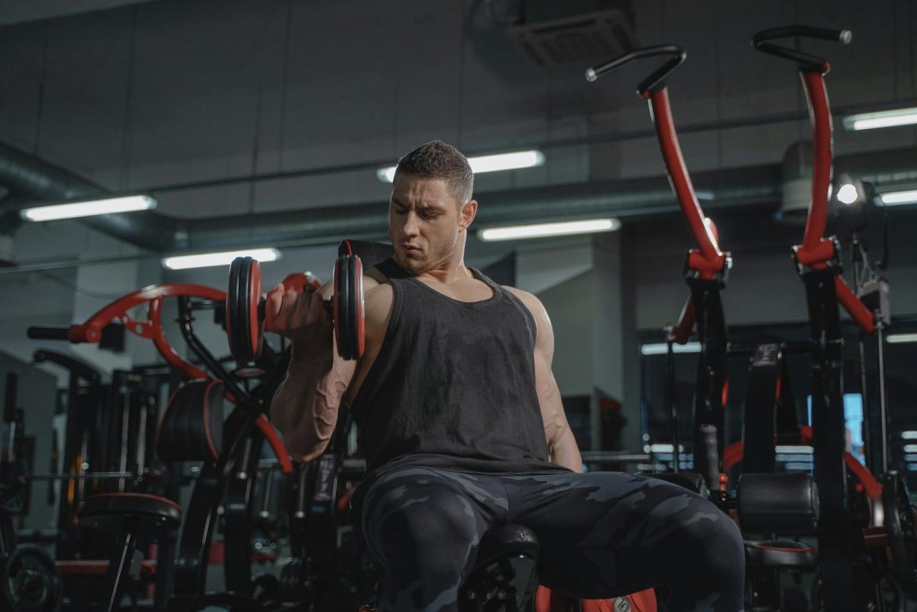 Incline Dumbbell Curls: The Secret to Bigger Biceps