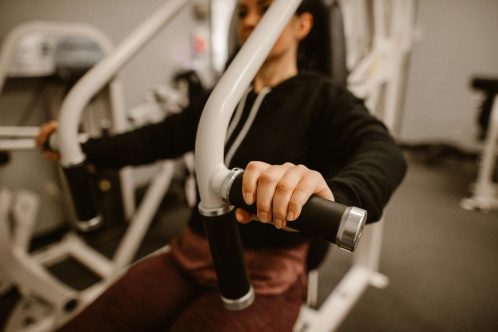 Chest Press Machine: 5 Proven Tips for Bigger Chest Gains