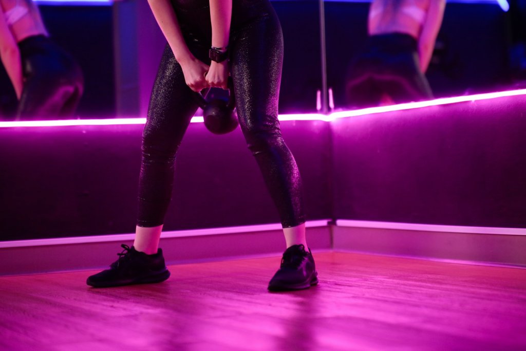 Best 12 Kettlebell Arm Workouts for Strength and Definition 