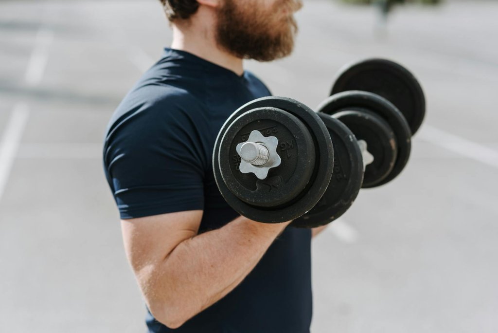 15 Best Dumbbell Bicep Exercises to Build Bigger Arms Fast