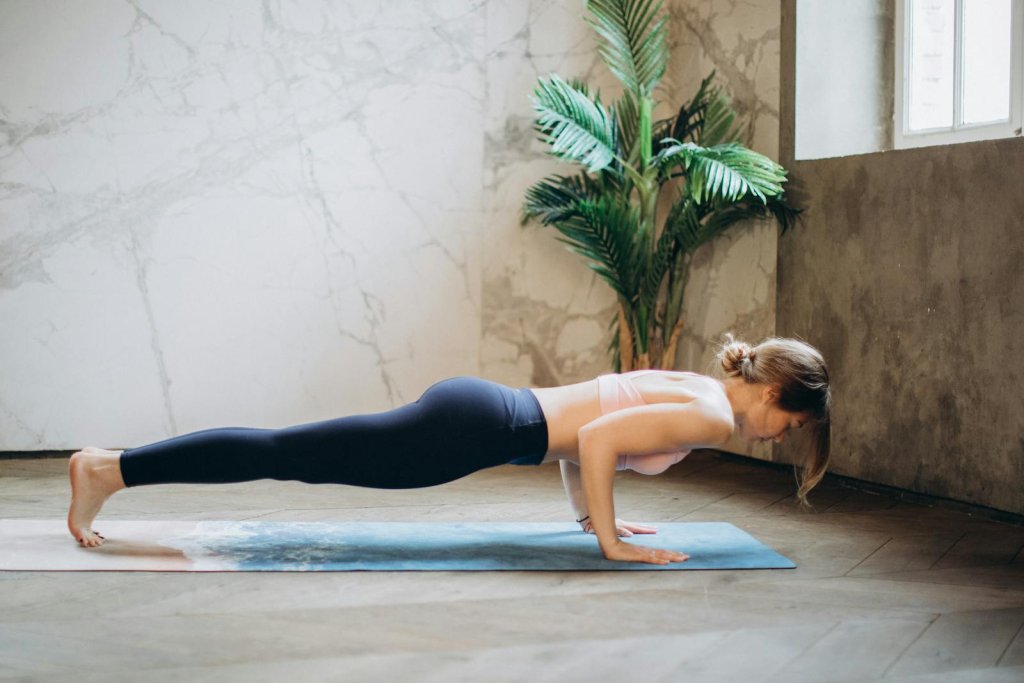 20 Best No-Equipment Workouts to Build Strength and Burn Fat
