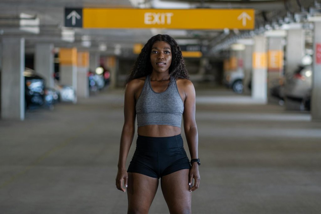 15 Best Standing Ab Exercises for Women: Strong, Toned Core