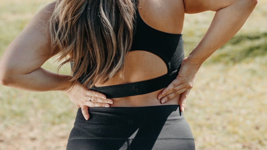 17 Best Core Exercises for Lower Back Pain (Safe for Beginners)
