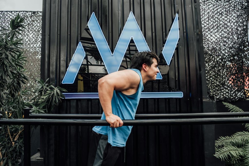 Dip Exercise: Build Bigger Triceps and a Stronger Chest