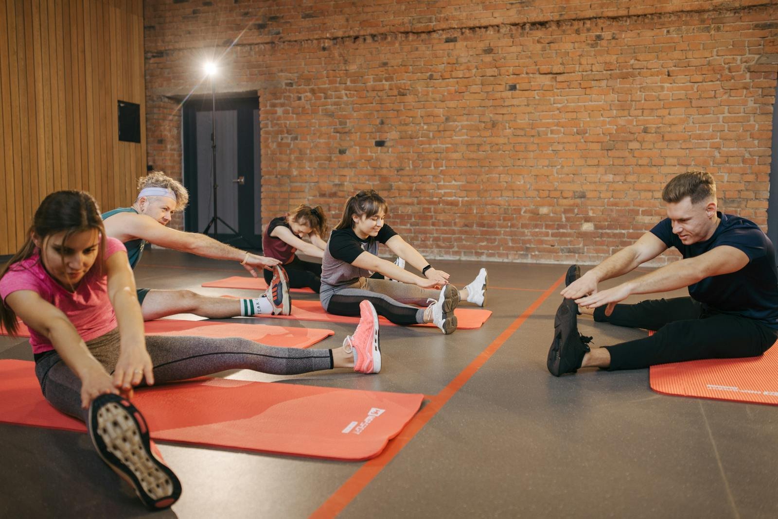 10 Best Hamstring Exercises for Beginners to Build Strength