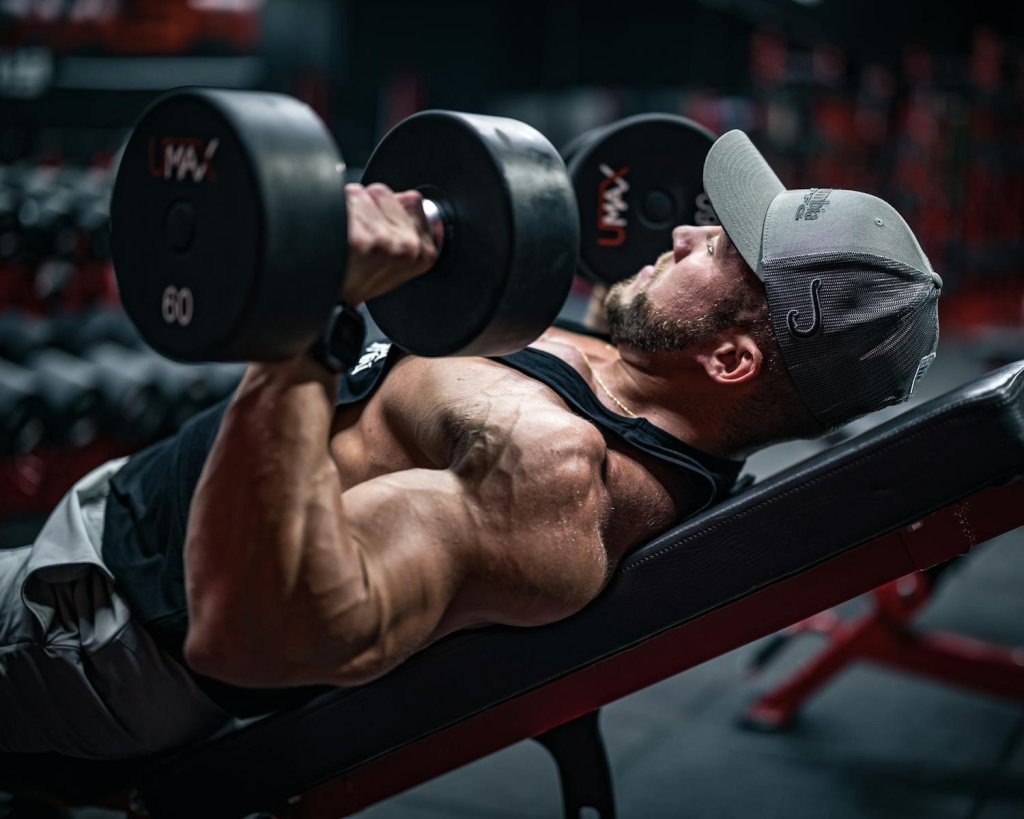 Incline Dumbbell Press: Benefits, Form, and Common Mistakes