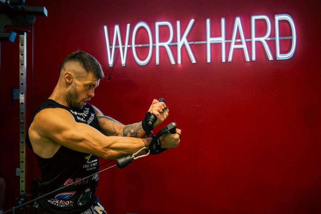 13 Best Cable Machine Exercises for Abs to Build Stronger Core