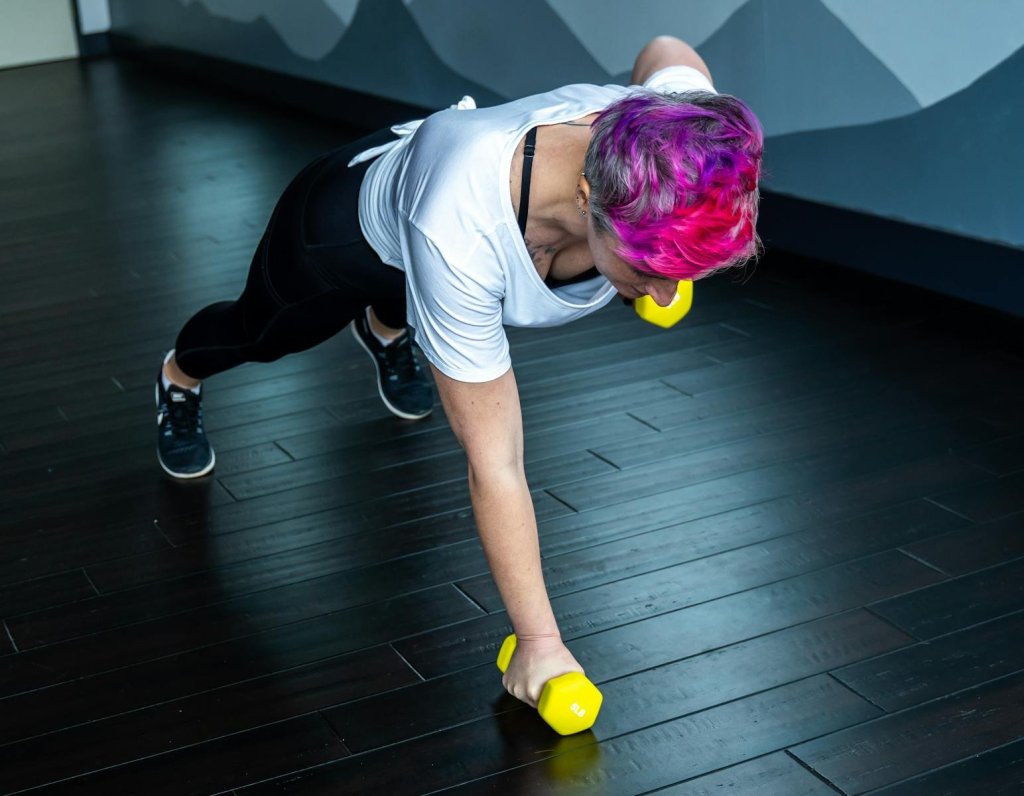 10 Best Dumbbell Back Exercises at Home for Strength & Muscle