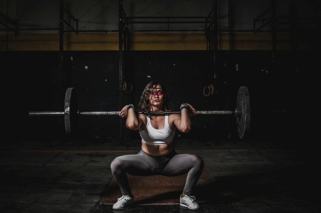 9 Best Hack Squat Alternatives for Bigger Quads & Stronger Legs