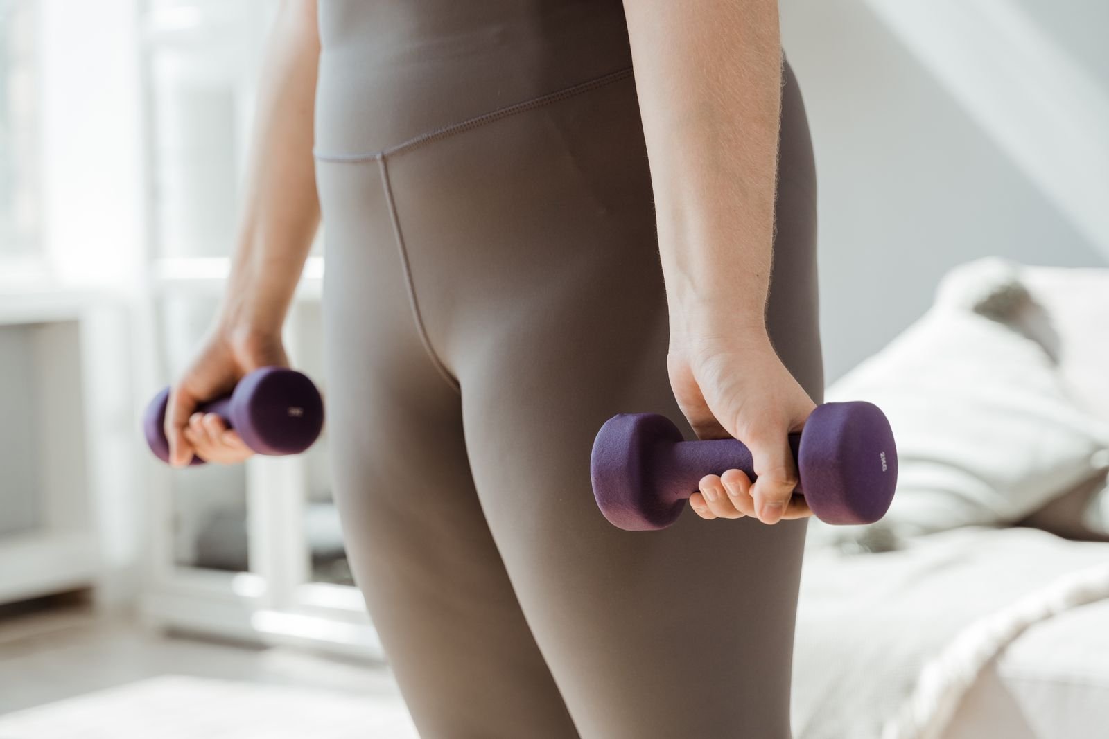 8 Best Forearm Exercises With Dumbbells for Grip Strength