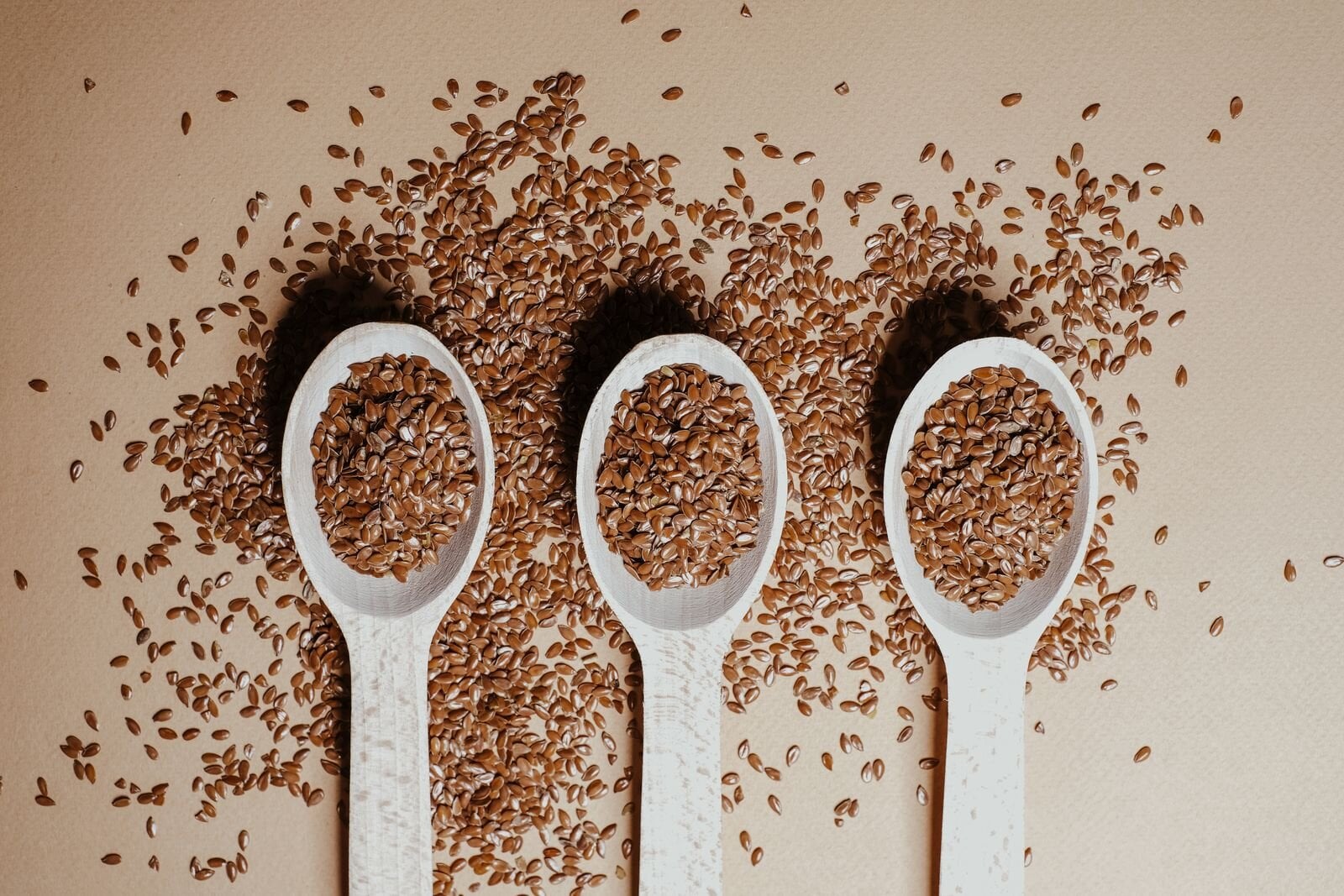 How Much Flaxseed Per Day? Amounts, Benefits, and Risks