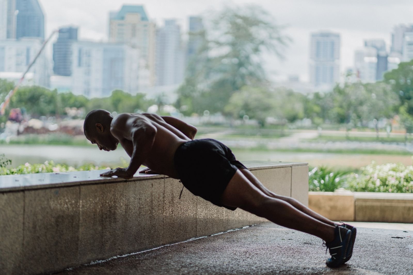 What Are Military Calisthenics? 7 Best Exercises to Try
